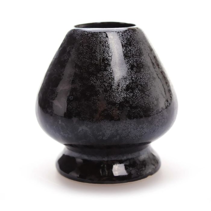 černý stojanek Chasen na metličku čaj matcha