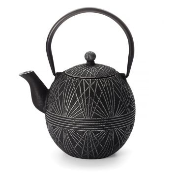 černá litinová konvice