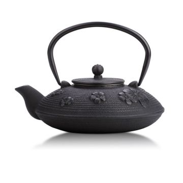 Litinová čajová konvice Ying v černé barvě s nerezovým sítkem a květinovým dekorem, objem 0,75 l.